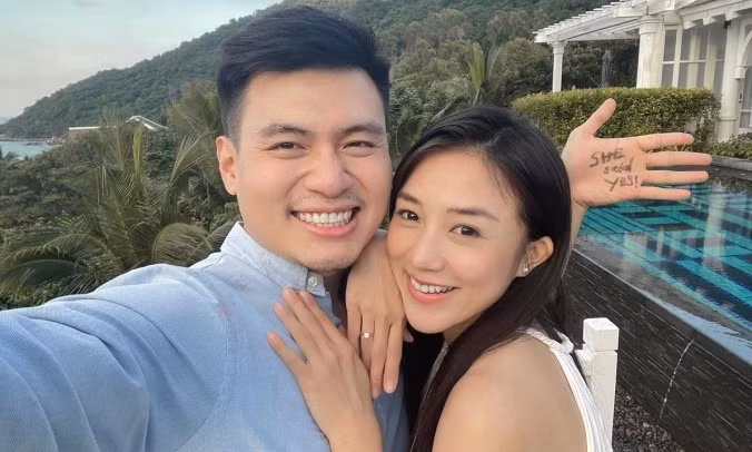 Gần đây, thiếu gia tập đoàn may mặc Hải Long luôn xuất hiện rần rần trên mạng với một diện mạo hài hước.