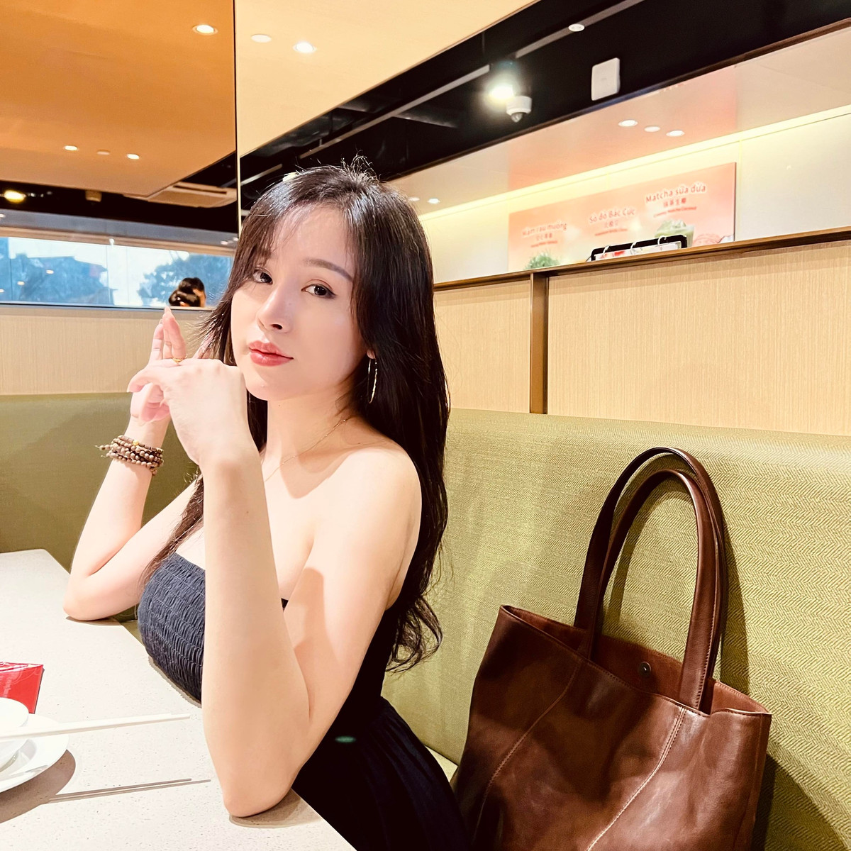 Chưa từng công khai rõ ràng số đo hình thể nhưng có thể thấy, body của cô rất chuẩn mẫu.