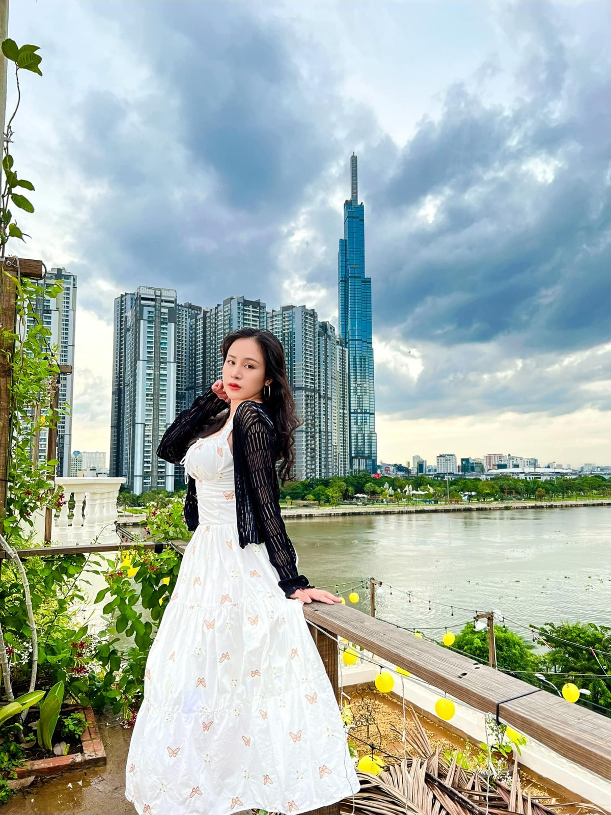 Dù không hoạt động nhiều trong showbiz nhưng Huyền Anh vẫn có cuộc sống khiến nhiều người phải mơ ước và sở hữu tài sản giá trị khi tuổi còn khá trẻ.