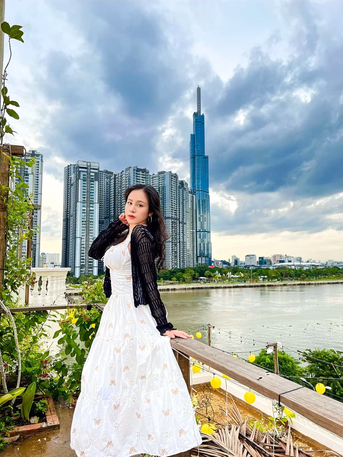 Dù không hoạt động nhiều trong showbiz nhưng Huyền Anh vẫn có cuộc sống khiến nhiều người phải mơ ước và sở hữu tài sản giá trị khi tuổi còn khá trẻ.