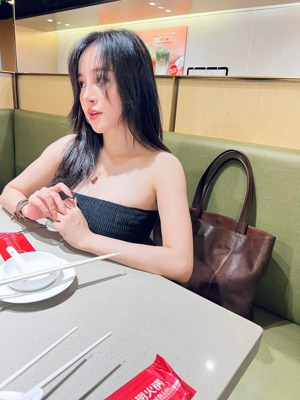 Thời gian trước Bà Tưng liên tục diện những trang phục ngắn cũn, gợi cảm để thu hút tương tác.