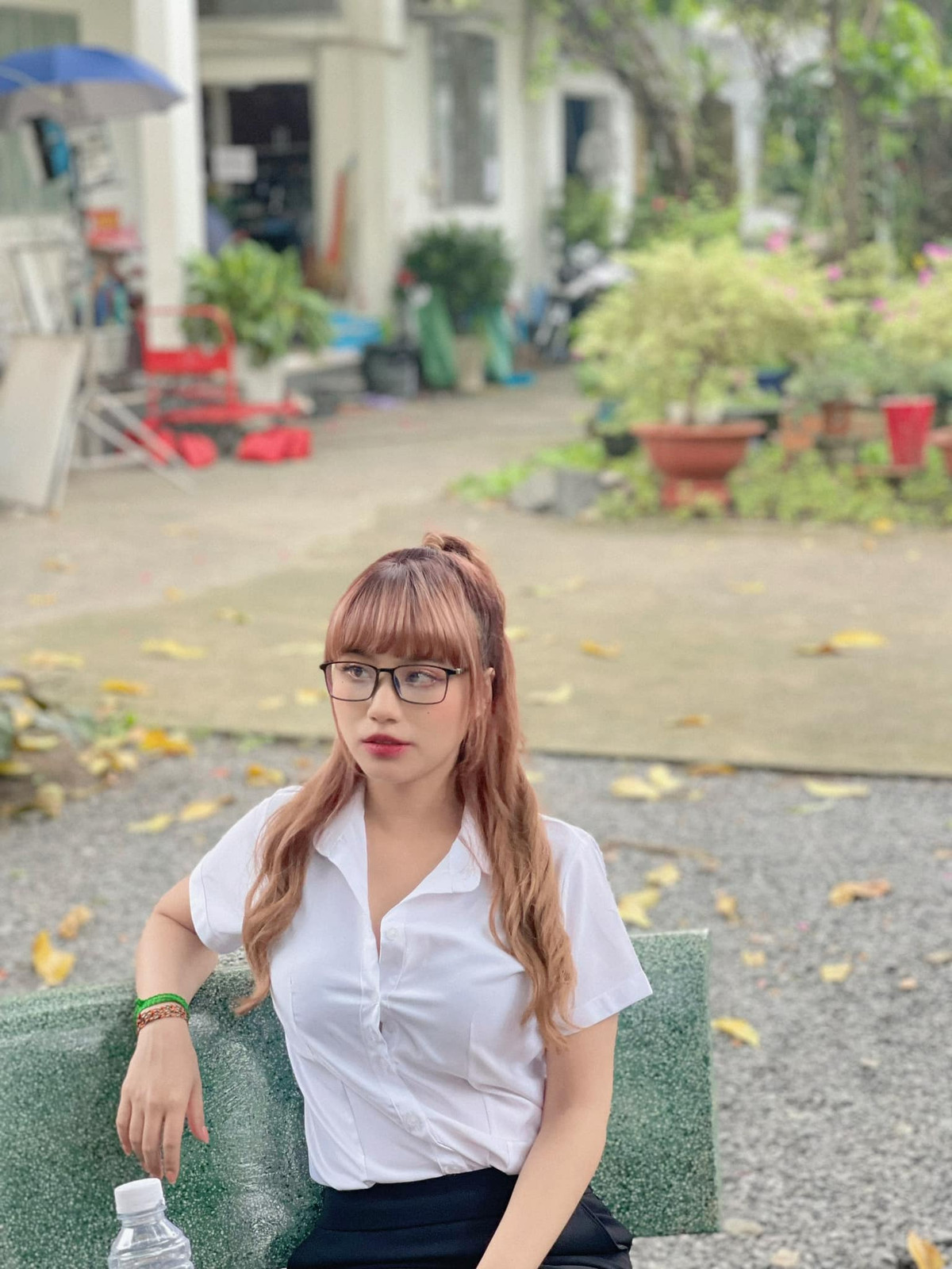 Thời gian qua, cô nàng vẫn đi lại giữa Hà Nội và TP.HCM để tham gia đóng phim, quảng cáo.