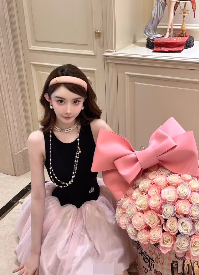 Chu Lâm Gia là cái tên được nhiều thương hiệu săn đón, sở hữu lượng fans đông đảo.