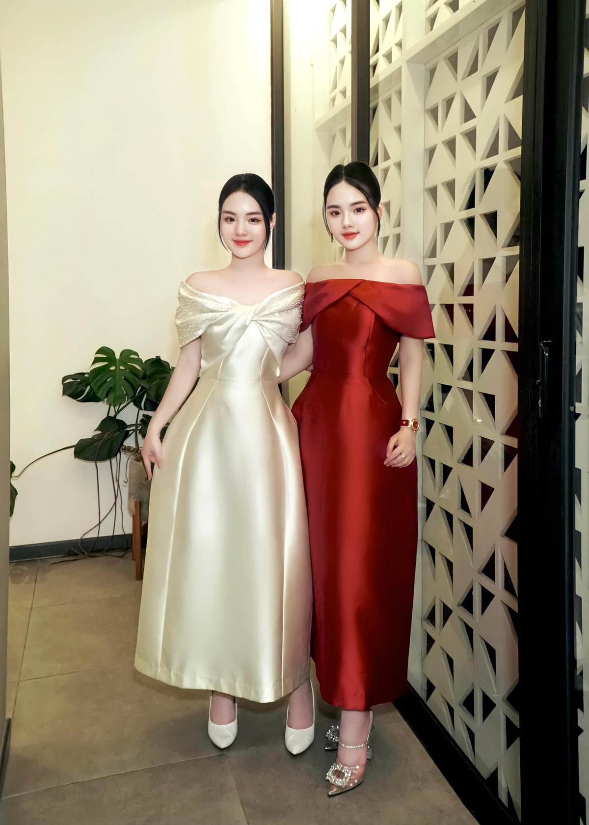 Nguyễn Thanh Hằng và Nguyễn Thanh Nga là cặp chị em song sinh nổi tiếng trên mạng xã hội.