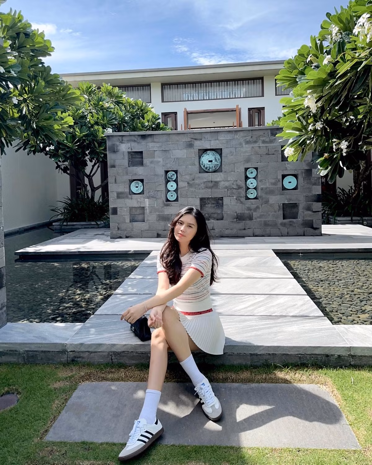 Hiện tại, Uyên Kem dành nhiều thời gian chăm sóc con và gia đình.