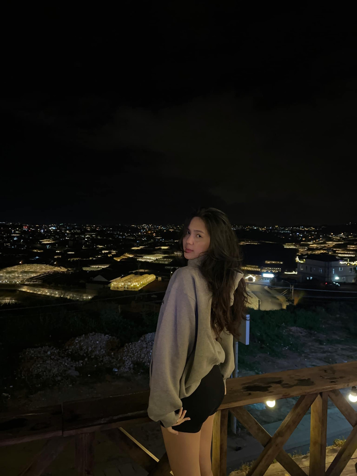 Dù là mẹ một con, vẻ ngoài của Ngô Tố Uyên không có nhiều thay đổi so với thời còn độc thân.