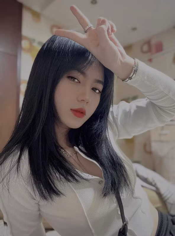 Sở hữu gương mặt ưa nhìn nên Otani thường xuyên nhận được tin nhắn làm quen của rất nhiều chàng trai.