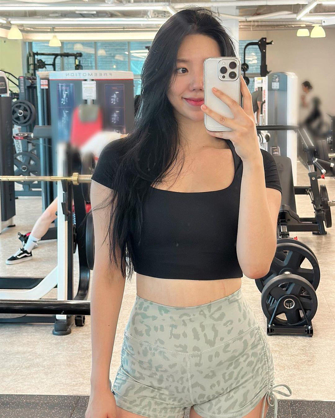 Hiện tại, cô nàng đang sở hữu một lượng fan đông đảo trên mạng xã hội.