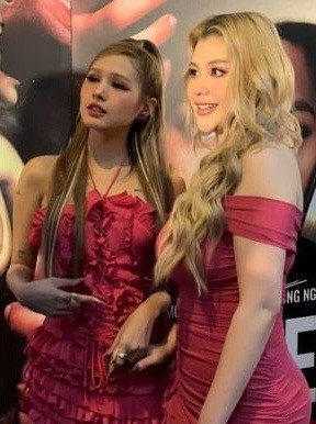 Hai hot girl Sài thành được nhận xét đẹp bất chấp dù qua cam thường. Sunna còn được nhận định là có body “bốc lửa” dù mới hạ sinh em bé cách đây cũng không lâu.