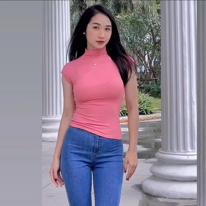 Được biết, cô đang giảng dạy tại trường tiểu học Phú Diễn, quận Bắc Từ Liêm, Hà Nội.