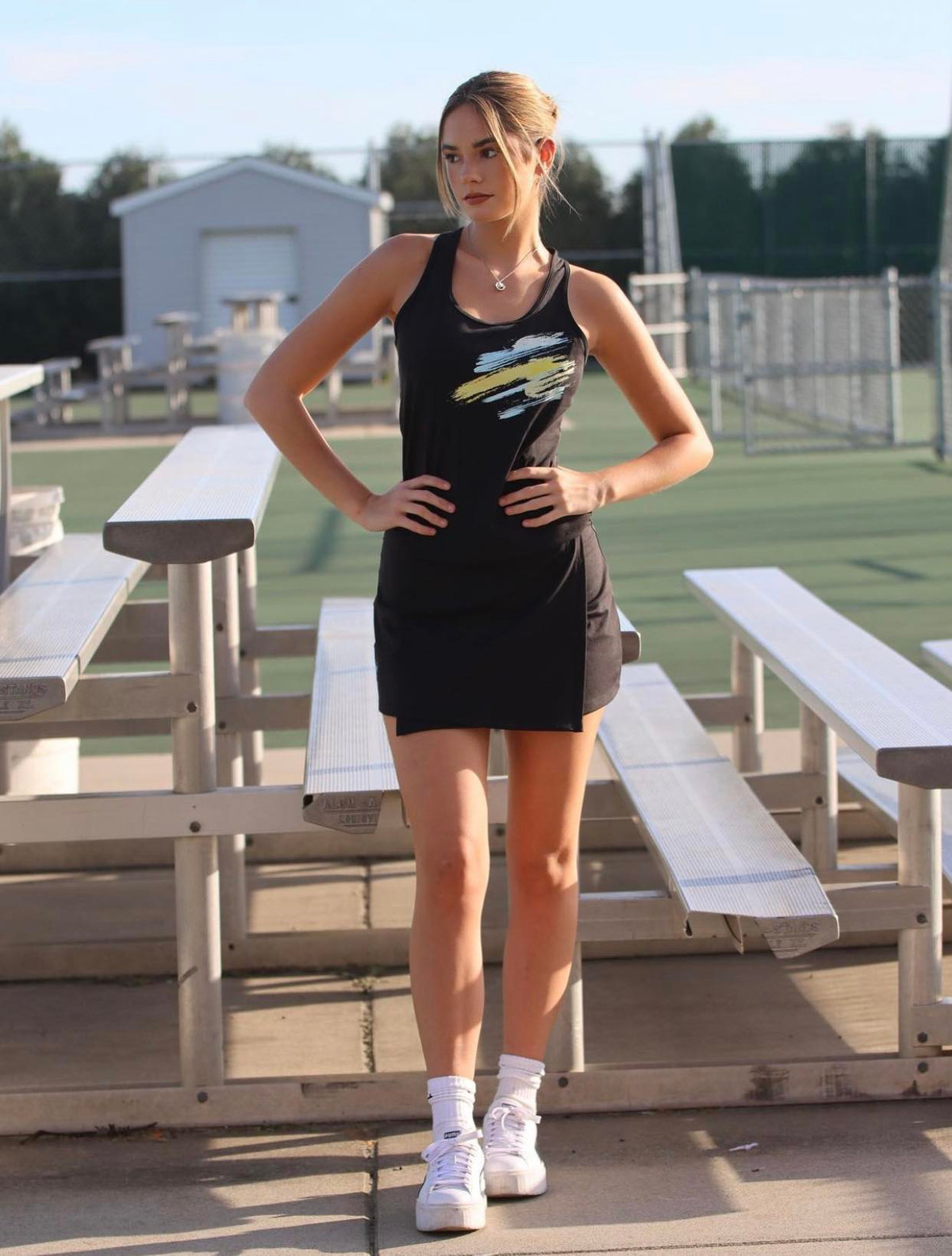 Với việc thay đổi tiểu sử trên đồng nghĩa cô nàng không chọn tiếp tục theo đuổi sự nghiệp quần vợt.