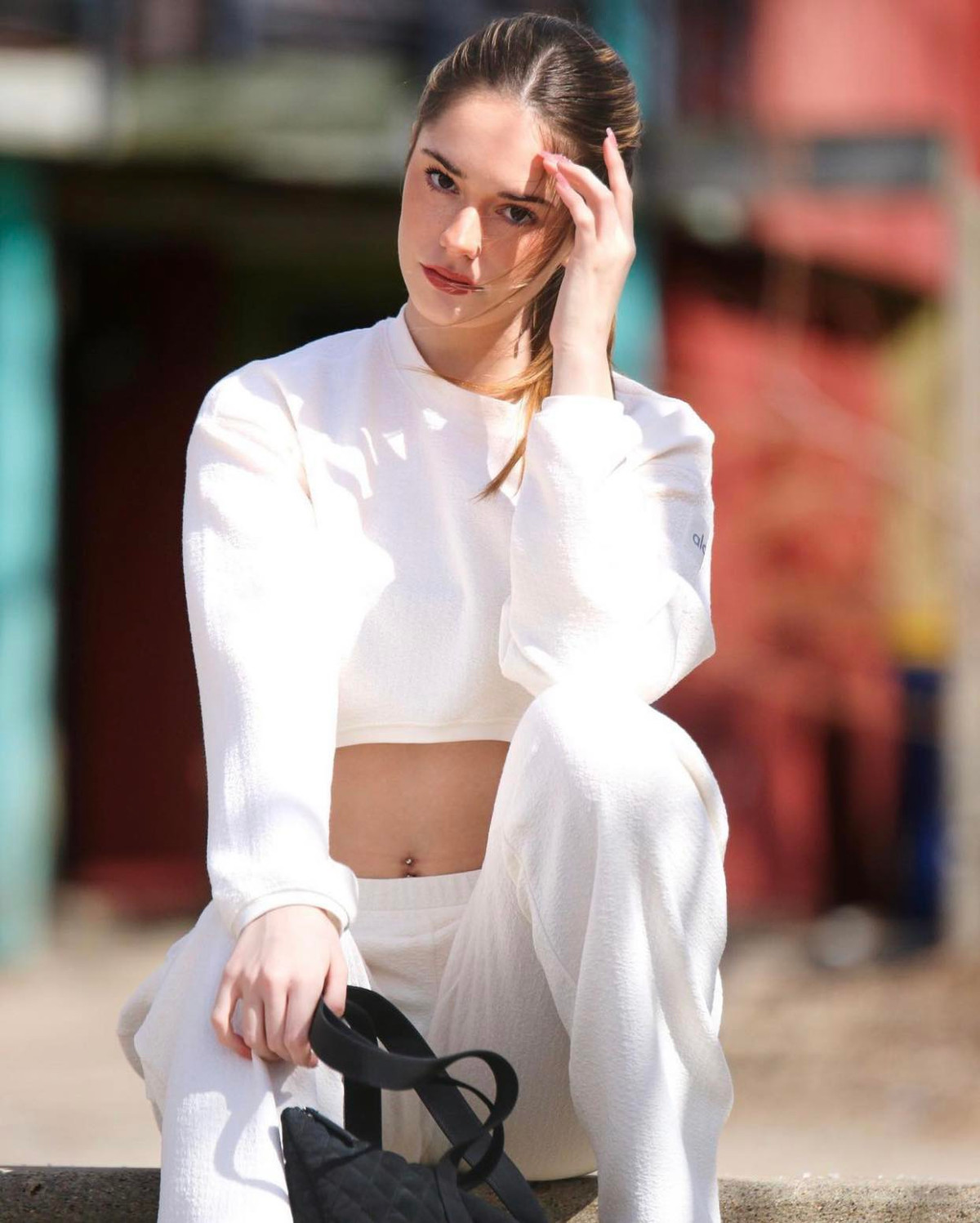 Ngoài vai trò vận động viên, người đẹp còn thu hút lượng fan đông đảo trên các nền tảng mạng xã hội nhờ thường xuyên đăng tải các clip chia sẻ về cuộc sống, streamer trên các nền tảng mạng xã hội.