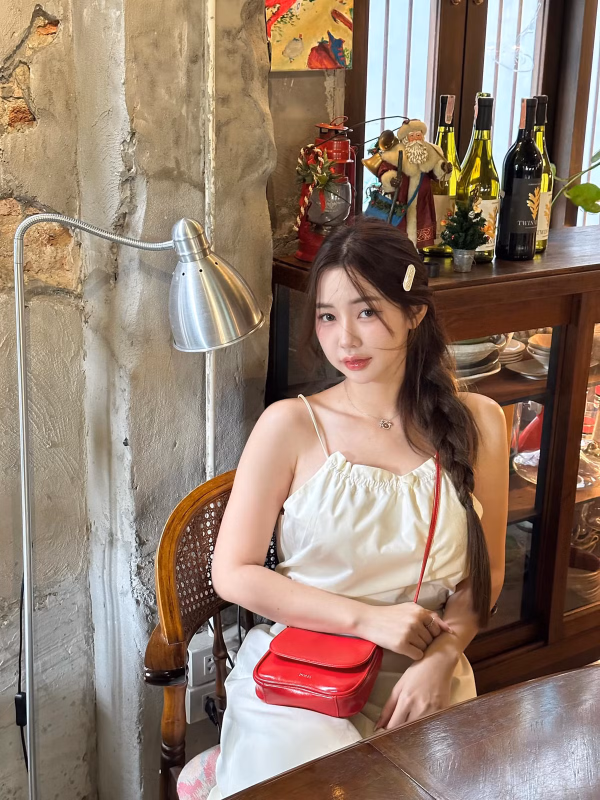 Hot girl Thái Lan sở hữu một nụ cười toả nắng mà bất kỳ ai cũng phải "đứng hình mất năm giây".