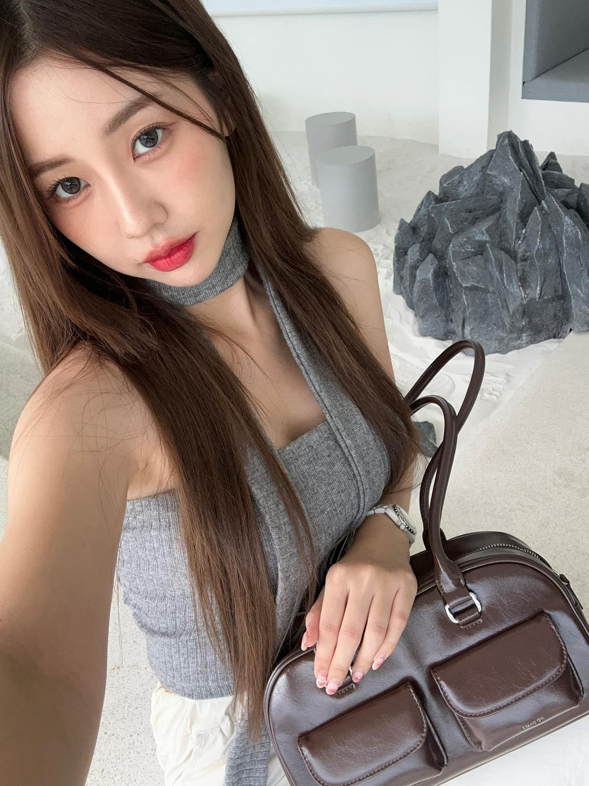 Người hâm mộ người mẫu lookbook này bắt gặp cô thường xuyên hơn ở những tấm hình trưởng thành, gợi cảm.