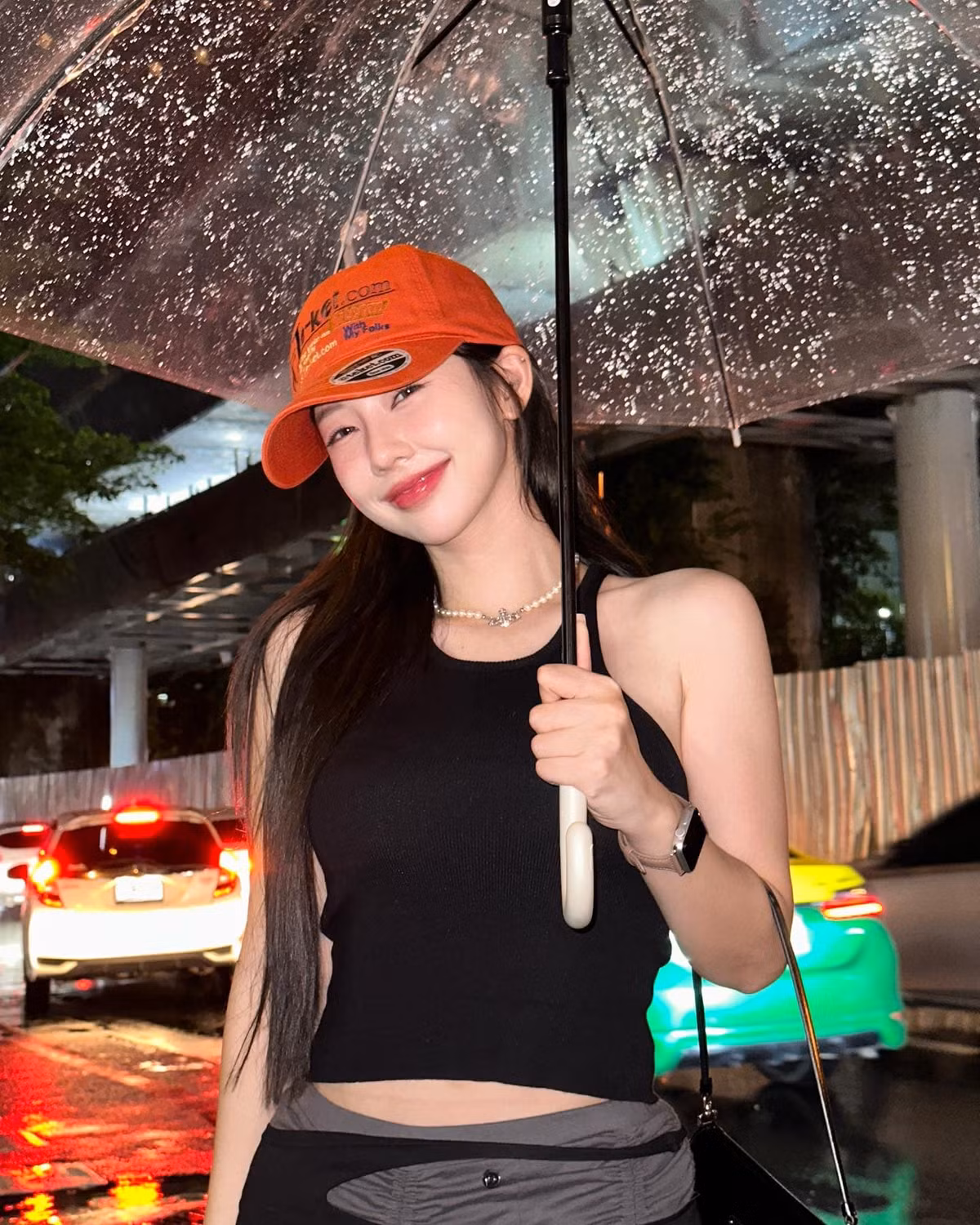 Các trang mạng xã hội của cô hút tới hơn 500.000 lượt theo dõi.