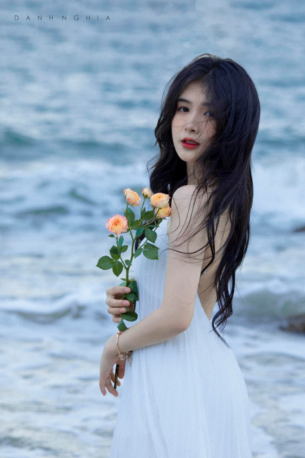 Hiện tại, song song với việc học, Quỳnh Alee là mẫu ảnh, KOL và công việc này cho cô nguồn thu nhập ổn định.