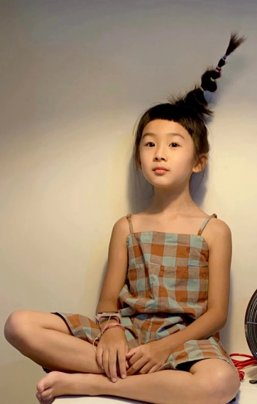 Những năm gần đây, mỗi mùa Halloween đến, Momo vẫn được mẹ đầu tư cho những màn hóa trang đầy độc đáo.