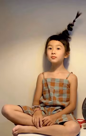 Những năm gần đây, mỗi mùa Halloween đến, Momo vẫn được mẹ đầu tư cho những màn hóa trang đầy độc đáo.