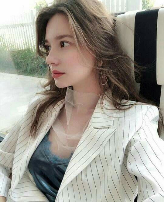 Anastasia còn sở hữu vóc dáng gợi cảm nhờ thường xuyên chơi thể thao.