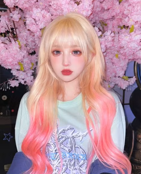 Ki Trí Trương, tên thật là Trương Diệu Nguyệt, sinh năm 1999 tại thành phố Nam Xương, tỉnh Giang Tây, Trung Quốc.