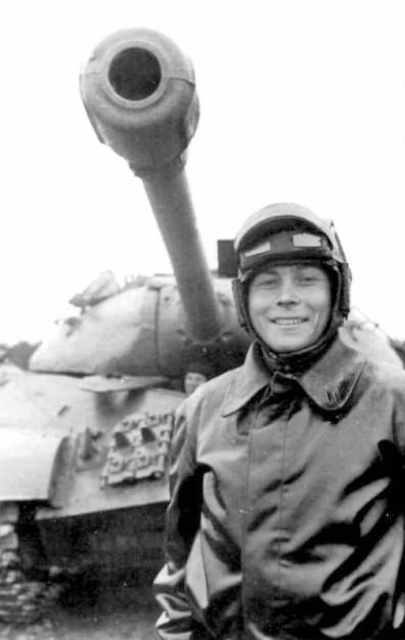 Với kiểu giáp này, hầu như mọi vũ khí chống tăng thời bấy giờ, thậm chí là pháo 88mm của Đức phát xít cũng không thể xuyên thủng nổi. Nguồn ảnh: Topwar