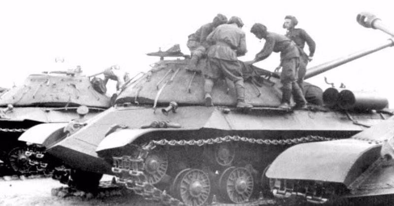 Xe tăng IS-3 của Lữ đoàn thiết giáp 68, Hồng quân Liên Xô, ngày 9/8/1945. Nguồn ảnh: Topwar