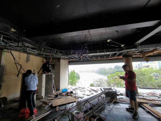 Sau khi Hà Nội phá bỏ tòa nhà "Hàm cá mập" và kết hợp với tuyến phố xung quanh sẽ tạo ra không gian khoảng 1,2ha để phục vụ cộng đồng, phía dưới khu vực này sẽ làm 3 tầng hầm. Mới đây, một công ty đã có văn bản xin UBND TP Hà Nội cho đơn vị này được phá dỡ tòa nhà "Hàm cá mập" theo hình thức không lấy tiền từ ngân sách. Công ty này xin được tận thu vật liệu, phế thải xây dựng từ quá trình phá dỡ để bù đắp chi phí.