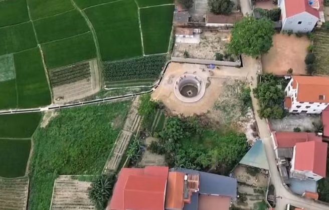 Can canh gieng co xep go xoan oc doc dao o Bac Giang