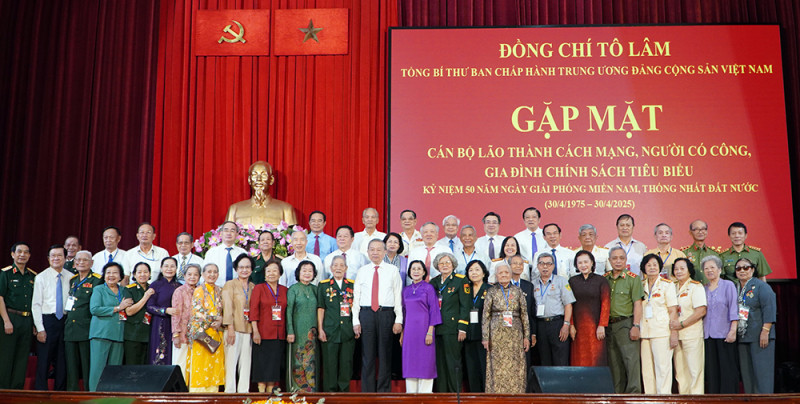 Tong Bi thu To Lam: Lich su khac ghi su kien trung cua can bo lao thanh cach mang-Hinh-2