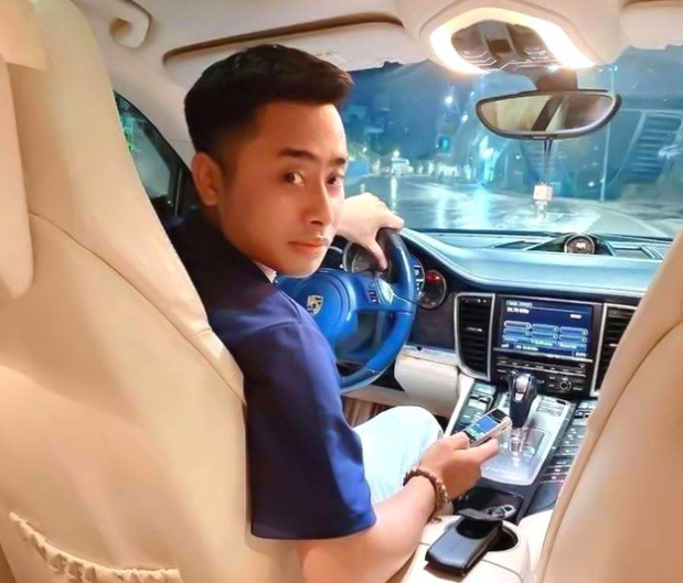 Đã mấy ngày qua từ khi biết tin Bùi Đình Khánh bị bắt vì nổ súng khiến thiếu tá công an hy sinh, những người hàng xóm vẫn chưa hết bất ngờ. Bởi trong mắt nhiều người, Khánh là thanh niên ngoan hiền, lễ phép. Tuy nhiên, sau khi xảy ra sự việc, ngôi nhà số 17 của bố mẹ Khánh nằm cuối một con ngõ nhỏ ở tổ 6, khu 1, phường Giếng Đáy, TP Hạ Long, Quảng Ninh đóng im lìm cửa.