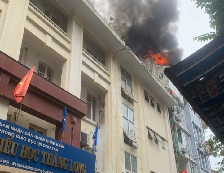 Chay nha sat truong tieu hoc o Ha Noi, so tan nhieu hoc sinh