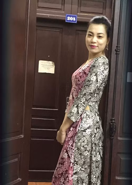 Vợ Xuân Bắc khoe hình ảnh tươi tắn mặc bão dư luận cho rằng cô dùng chiêu trò để chồng có cơ hội ngồi vào vị trí Giám đốc Nhà hát kịch Việt Nam. Ảnh: FBNV