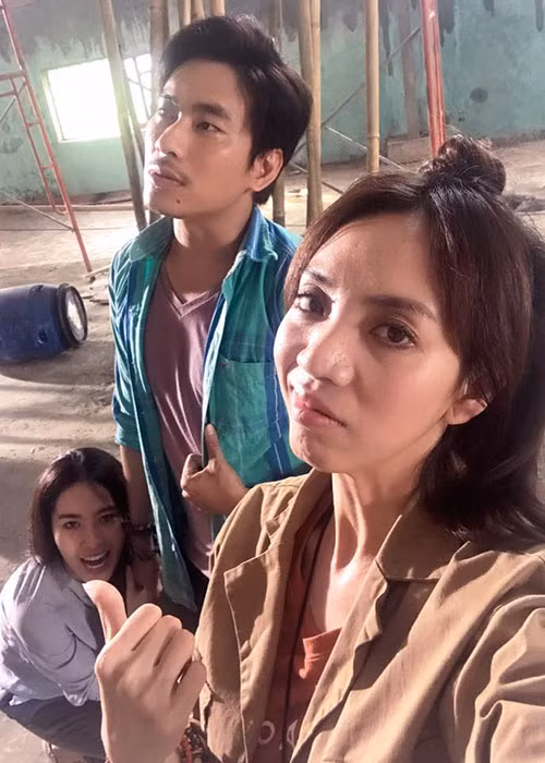 Thu Trang tiết lộ khoảnh khắc diễn sâu của Kiều Minh Tuấn và Hoa khôi Nam Em.