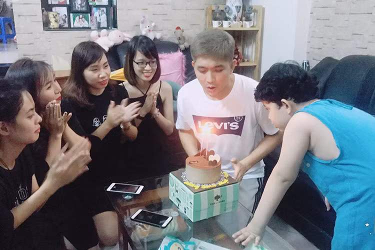 Tim được fans mừng sinh nhật ngay tại nhà là một trong những tin tức sao Việt trong ngày 9/9.