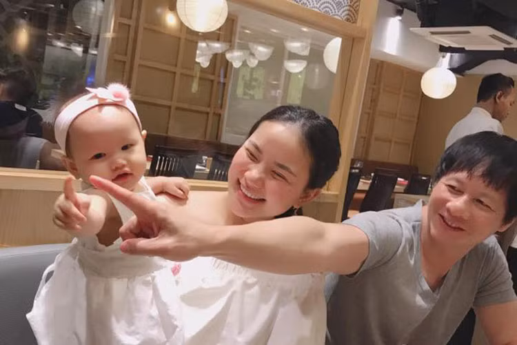 Phan Như Thảo đón sinh nhật vui vẻ bên chồng đại gia và con gái.