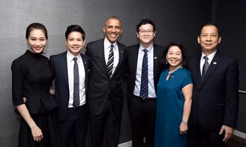 Me chong giau co va quyen luc cua Hoa hau Thu Thao-Hinh-4