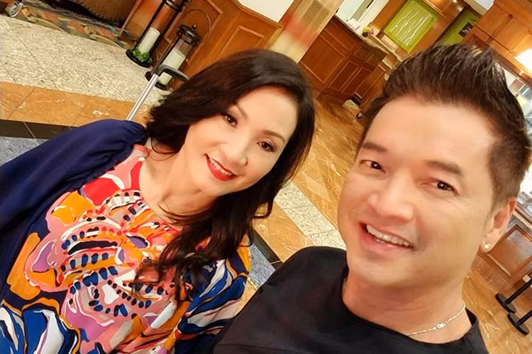 Quang Minh tổ chức sinh nhật cho bà xã Hồng Đào trên máy bay là một trong những tin tức sao Việt trong ngày 25/9.