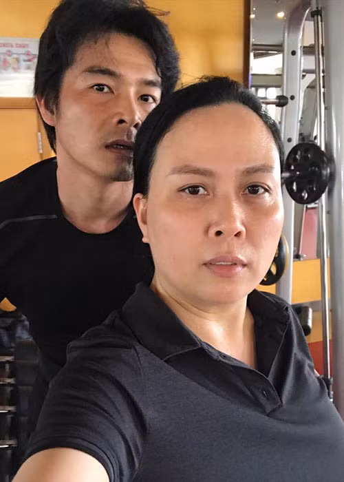 Quách Ngọc Ngoan đi tập gym cùng bạn gái - doanh nhân Phượng Chanel.