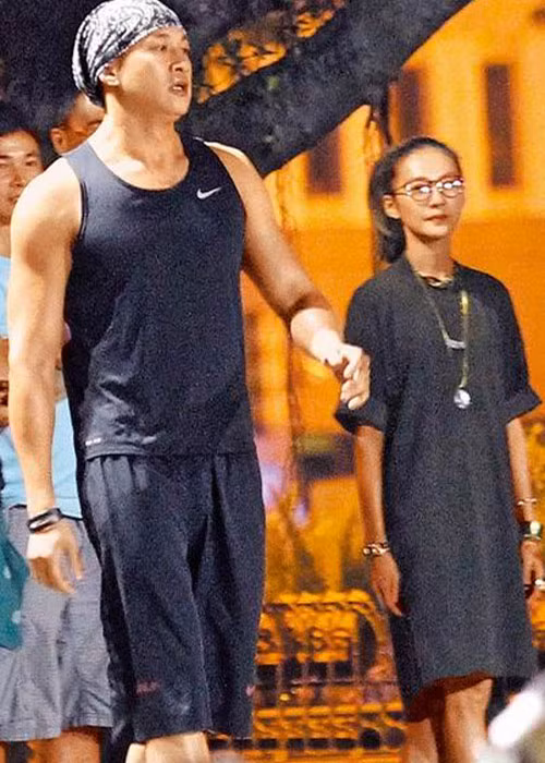 Hà Nhuận Đông và Peggy có 8 năm hẹn hò bí mật trước khi đăng ký kết hôn vào tháng 3/2016. Được biết, trong thời gian tìm hiểu nhau, Peggy chấp nhận không công khai tình cảm. Ảnh: Khám phá