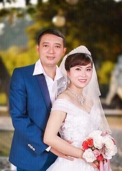 Thu Ngọc rất được lòng gia đình chồng, đặc biệt là các con riêng của chồng. Trước báo chí, cô bày tỏ khá hài lòng về cuộc sống. Về phía Chiến Thắng, anh từng cho hay anh khiến vợ khá buồn phiền vì chạy show quá nhiều. Ảnh: Dân Việt