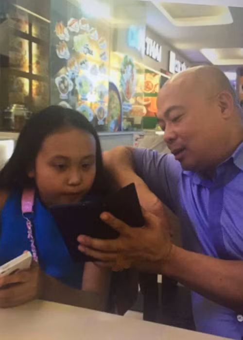 Trong suốt 12 năm qua, Phương Thanh đã giấu kín bố của con gái. Về phía bé Gà, cô nhóc được mẹ công khai vào tháng 12/2016.