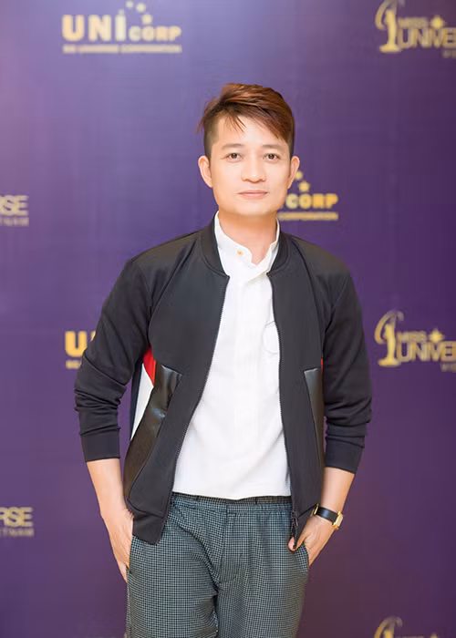 NTK Thuận Việt lần đầu tiên giữ vai trò giám khảo danh dự cho cuộc thi. Anh vốn từng 5 lần đồng hành cùng đại diện Việt Nam trong phần thi Quốc phục tại Hoa hậu Hoàn vũ Thế giới.