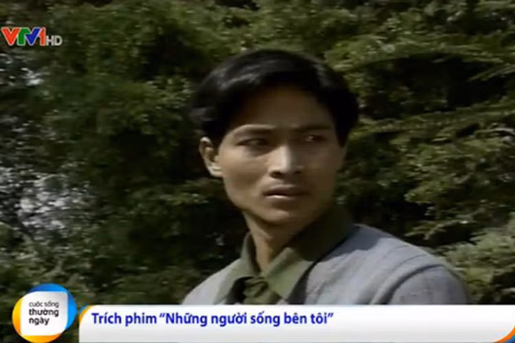 Đảm nhận vai trưởng thôn Kiên là diễn viên Quốc Tuấn. Với lối diễn tự nhiên, Quốc Tuấn gây ấn tượng mạnh. Trước đó, anh từng tham gia đóng phim truyền hình: “12A 4H”, “Những người sống bên tôi”... Ảnh: VTV