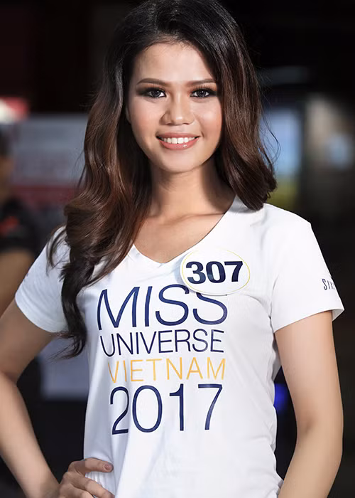 Đến Quảng Trị, Nguyễn Thị Mỹ Trinh chia sẻ việc lọt top 70 cuộc thi Hoa hậu Hoàn vũ Việt Nam 2017 là động lực lớn để cô cố gắng hoàn thiện bản thân mỗi ngày.