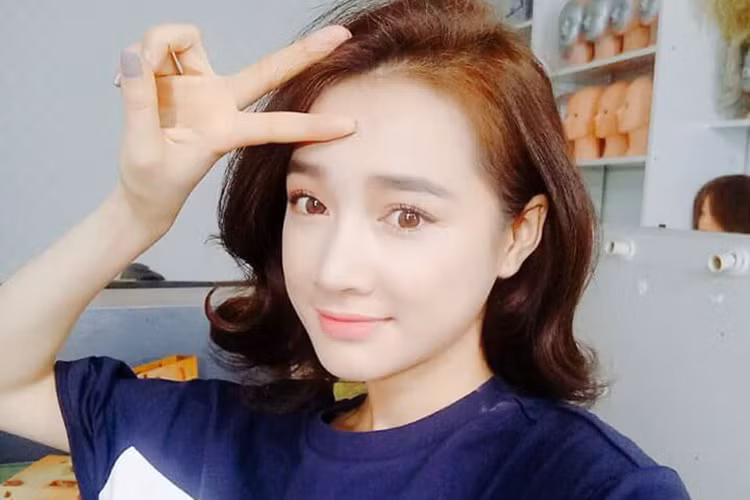 Nhã Phương thay đổi kiểu tóc cho bộ phim mới.