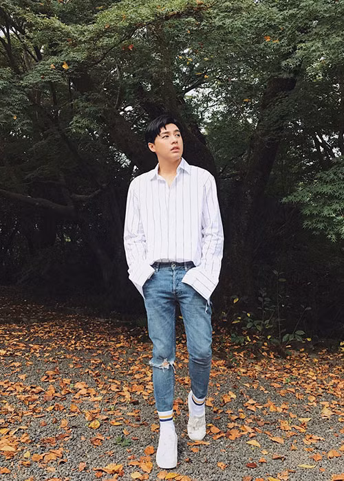 Sao Việt Noo Phước Thịnh ngắm lá vàng rơi ở Nhật Bản.