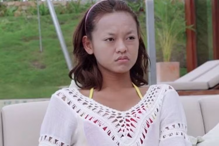 Trong khi tham gia The Face 2016, nữ người mẫu cũng từng bị dìm hàng khi xuất hiện với gương mặt không chân mày. Ảnh: Thế giới trẻ