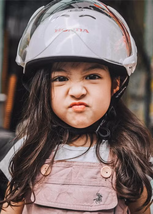 Biểu cảm hài hước của diễn viên nhí phim “Ngược chiều nước mắt” làm tan chảy trái tim của những người hâm mộ.