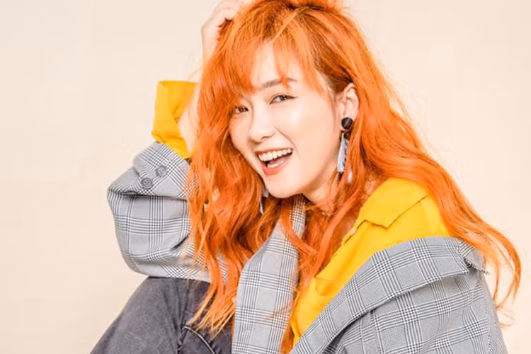 Ấn tượng với tính năng chụp ảnh tự sướng xóa phông của các mẫu iPhone mới ra mắt, ca sĩ Đinh Hương cho hay cô sẽ sớm mua iPhone mới. Ảnh: FBNV