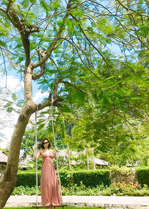 Lã Thanh Huyền khoe nhan sắc mặn mà trong buổi chụp hình ở Hòa Bình.